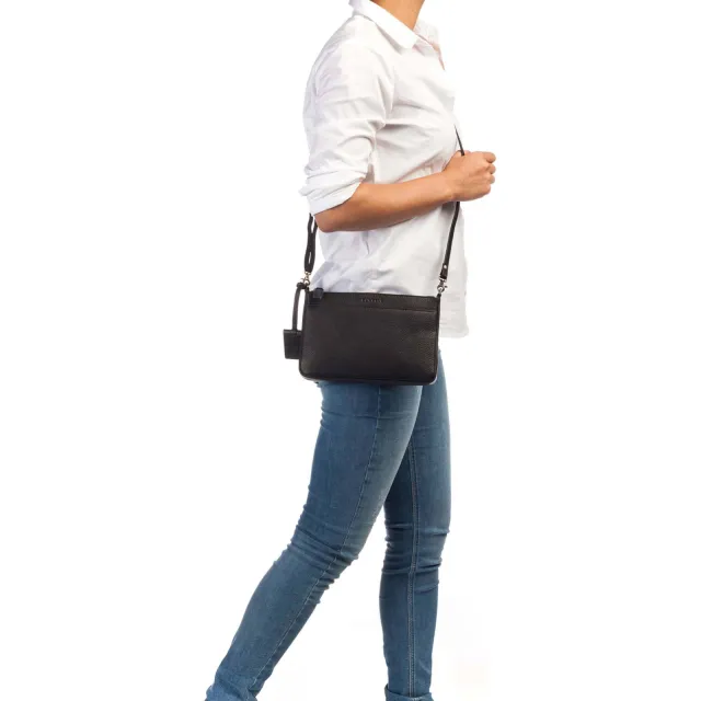 Burkely leren crossbody tas Antique Avery zwart