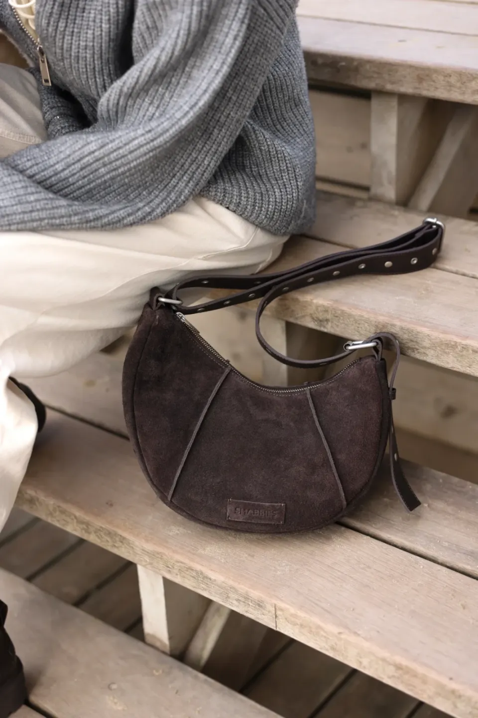 Shabbies Amsterdam PLATAMINI STUDS Shoulderbag Oiled Suede Dark Brown, foto 7