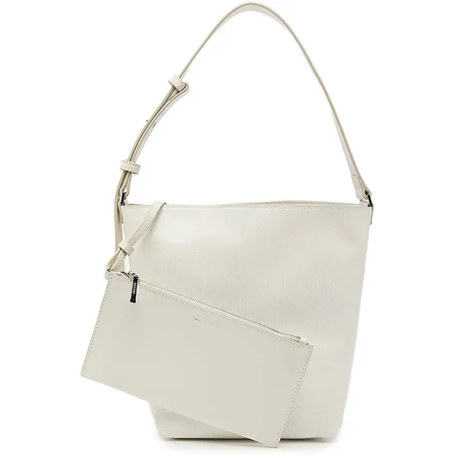 Calvin Klein Emblem Aop Medium Bucket buideltas wit