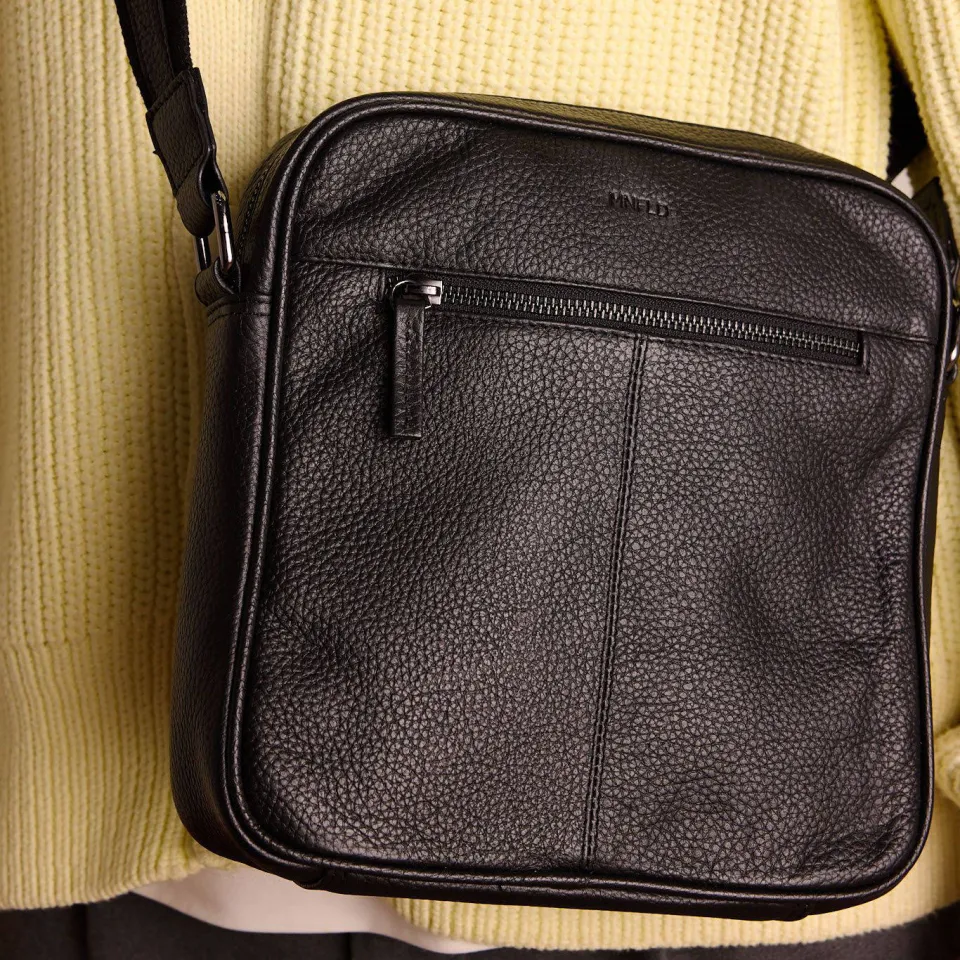 Manfield leren crossbody tas zwart, foto 3