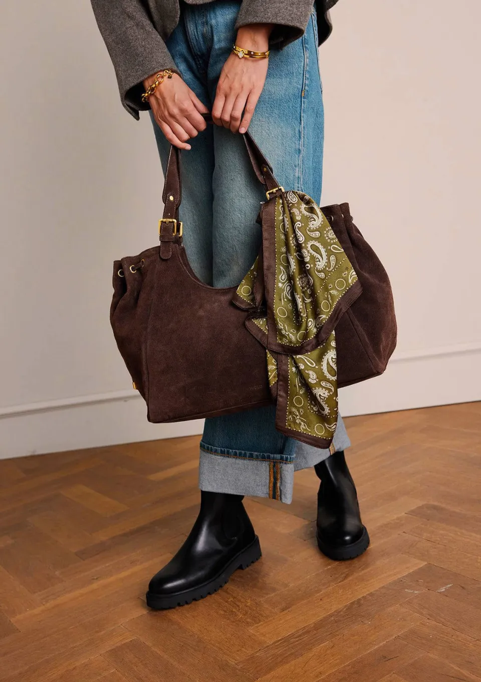 Manfield suede schoudertas donkerbruin, foto 5